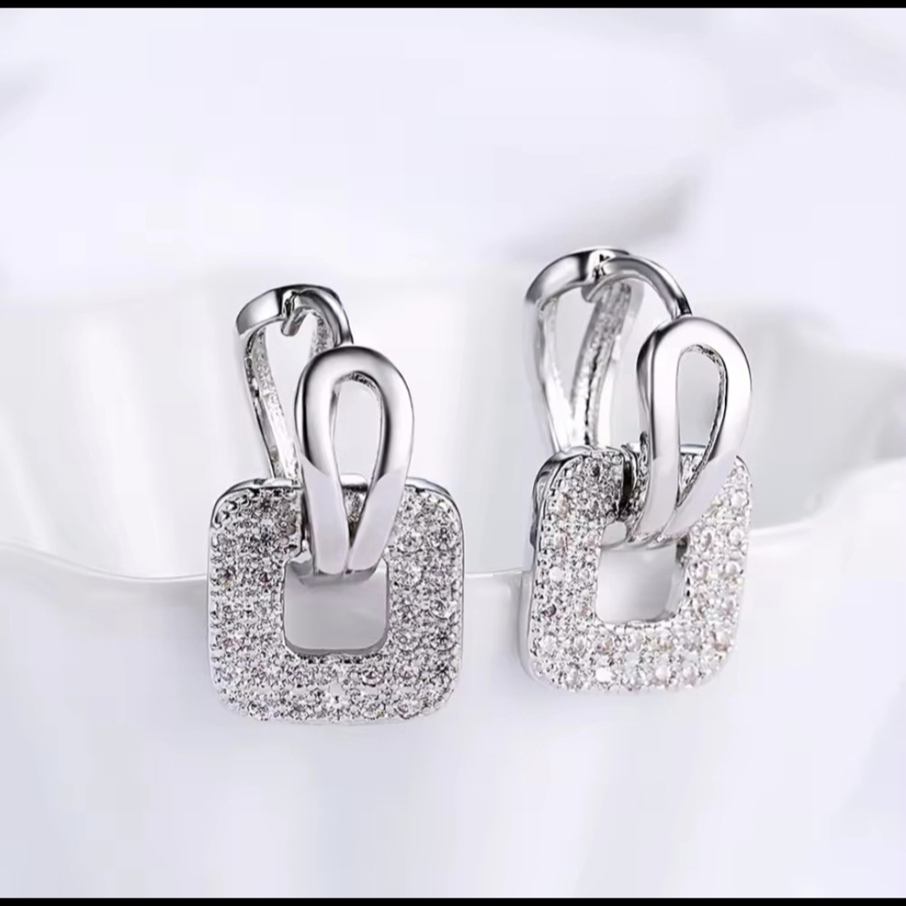 2X$90 18K Gold Filling Sparkling Silver Crystal Earrings ( Bundle )